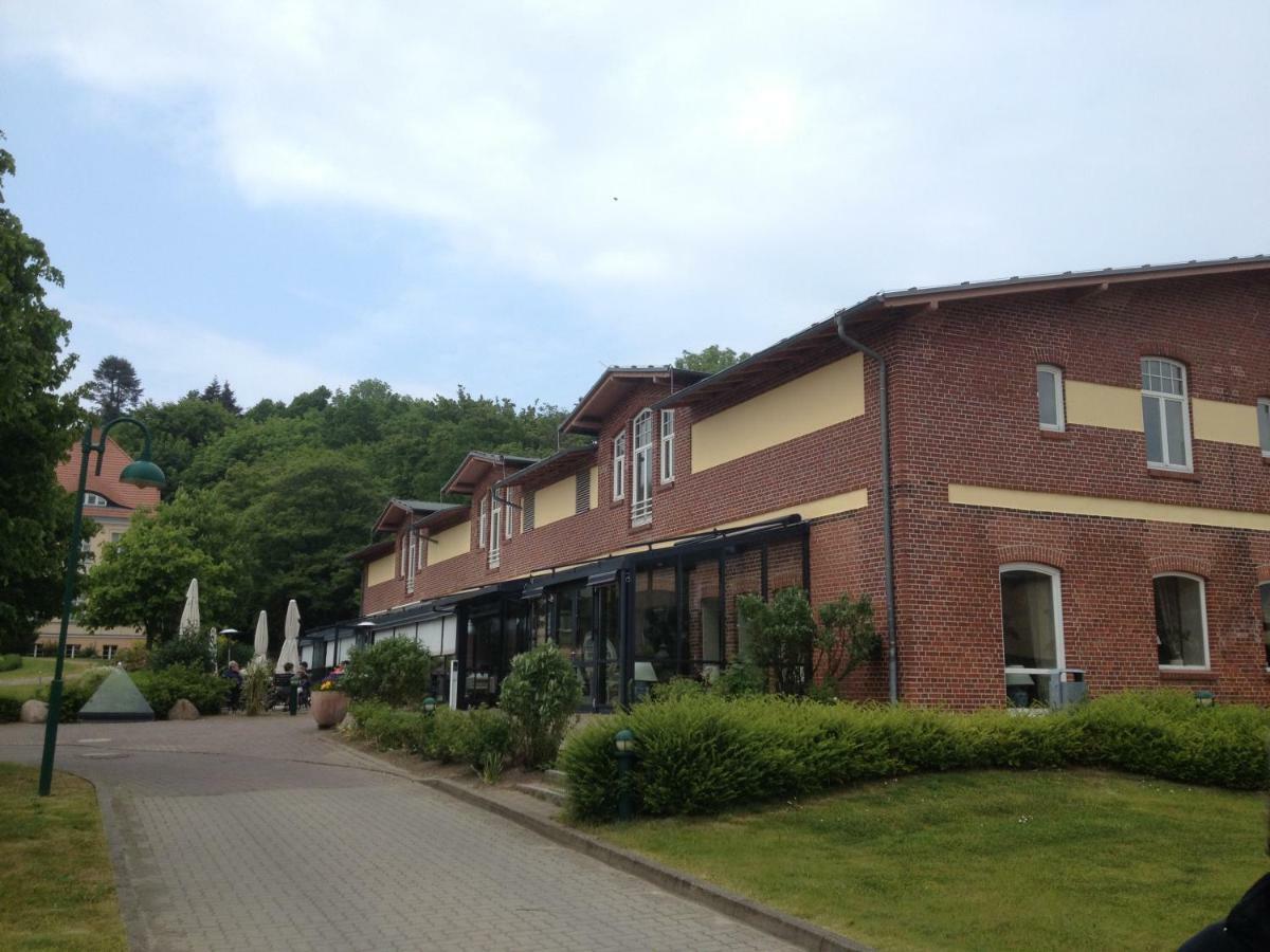 Ferienwohnung "Kranich" Im Ferien-Resort Ruegen Sagard Dış mekan fotoğraf